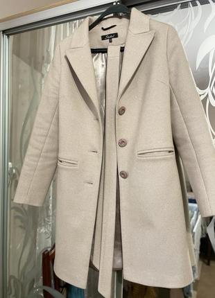 Продам пальто (весна/осень), в идеальном состоянии. одевала 3 раза, уже замале. размер 42