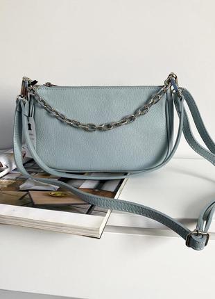 Женская кожаная голубая сумка багет с цепочкой, италия1 фото