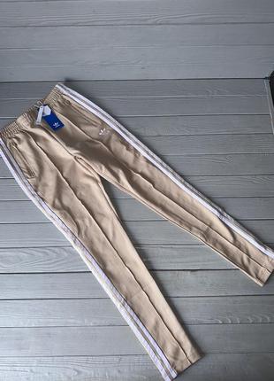 Штани adidas primeblue sst track pants beige hs67674 фото