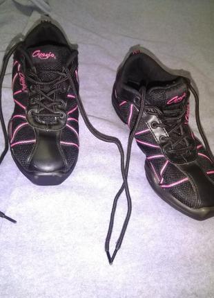 Кросівки/capezio web.