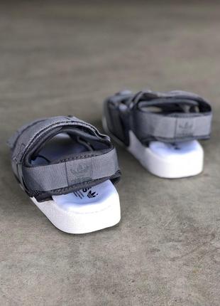 Стильные и удобные сандалии adidas в сером цвете (весна-лето-осень)😍5 фото