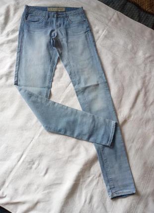 Голубые летние тонкие джинсы брюки штаны скини узкачи от denim co2 фото