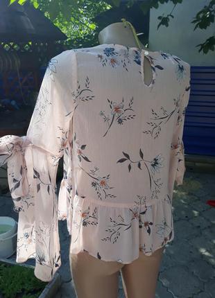 Шикарная пудровая блуза в оригинальный цветочный принт atmosphere6 фото
