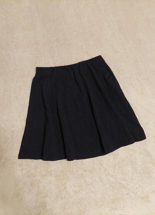 Классическая черная мини юбка полусолнце terranova трикотажная юбочка солнцеклешь1 фото