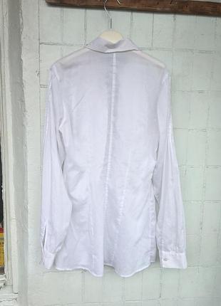 Белая нарядная рубашка