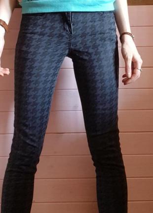 Темно-сині джинси скінні в трендовий принт клітку гусячу лапку (ікло собаки)