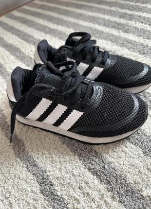 Кроссовки адидас