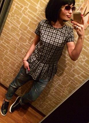 Стильная кофта-баска черно белая в клеточку