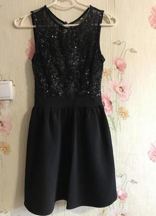 Черное короткое платье с блестками1 фото