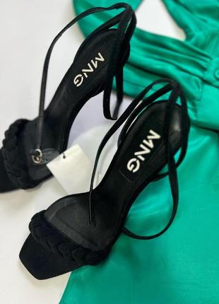 Босоножки манго