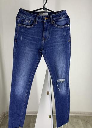 Джинси скіні