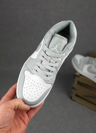 Стильные женские кроссовки nike air jordan retro 23 low grey white серые с белым4 фото