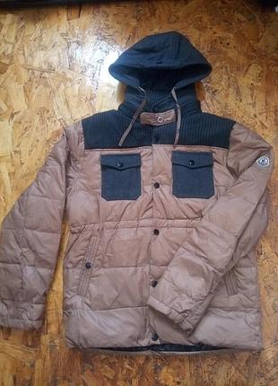 Пухова куртка moncler