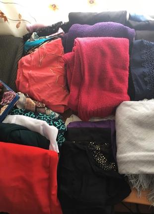 Пакет вещей: джинсы, блуза, майка, спортивный, футболка, платье