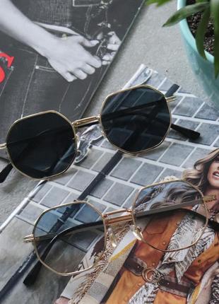 Очки в металической оправе