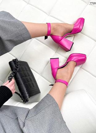 Супер модные кожаные женские туфли на удобном каблуке в наличии и под отшив💙💛🏆10 фото