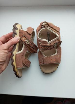 Faraondi босоніжки сандалі шльопки.
замш, шкіра.
.