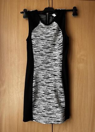 Платье силуэтное по фигуре