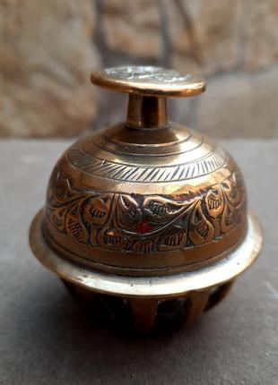 Декоративный индийский бубенчик.