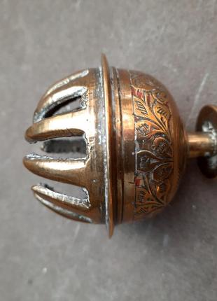 Декоративный индийский бубенчик.