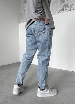Стильные мужские джинсы мом в голубом цвете