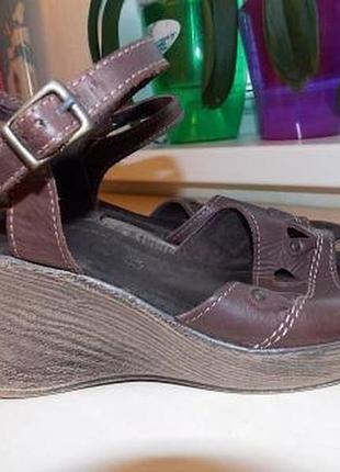 Фірмові босоніжки tamaris р-р 37.розпродаж!!!