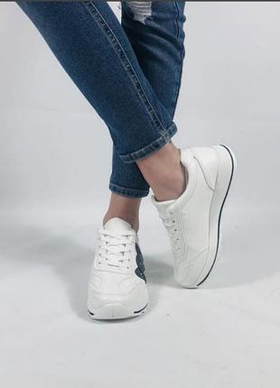 Кросівки білі з чорним на товстій підошві5 фото