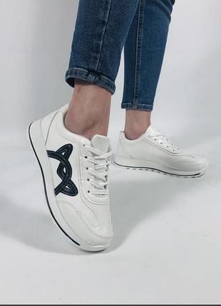 Кросівки білі з чорним на товстій підошві6 фото