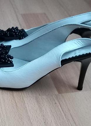 Красивые женские босоножки р.37