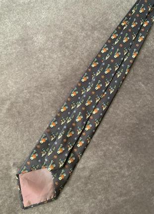 Шелковый галстук англия london  цвет разноцветный темно-серый с принтом веселые овощи3 фото