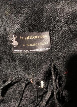 Шерстяной шарф с вышивкой