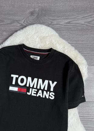 Tommy jeans женская фирменная футболка оригинал2 фото