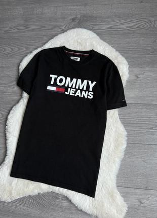 Tommy jeans женская фирменная футболка оригинал5 фото