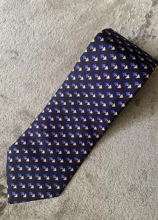 Шовкова краватка англія london колір синій із геометричним принтом