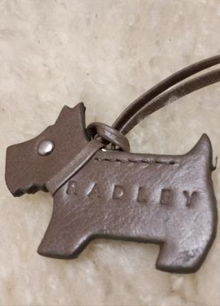 Шкіряний брелок radley 3