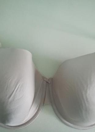 Бюстгальтер великого розміру