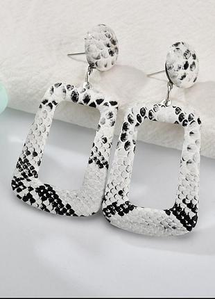 Трендовые тигровые серьги