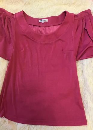 Жіноча футболка