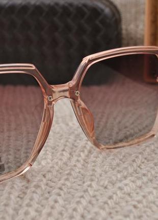 Красивые женские солнцезащитные очки leke polarized в прозрачной оправе4 фото