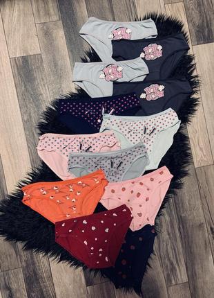 Прикольні трусики-тижневики в наборі асорті 12 штучок.