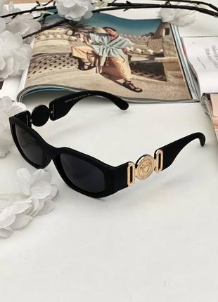 Окуляри в стилі versace