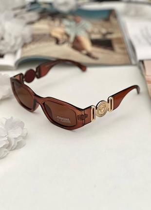 Окуляри в стилі versace