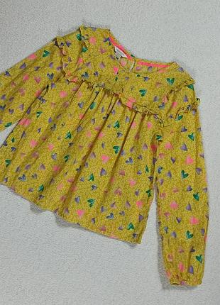 Лёгкая блузка хлопок в сердечки в идеале.