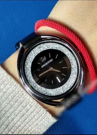 Женские часы swarovski с черным ремешком и циферблатом, серебро