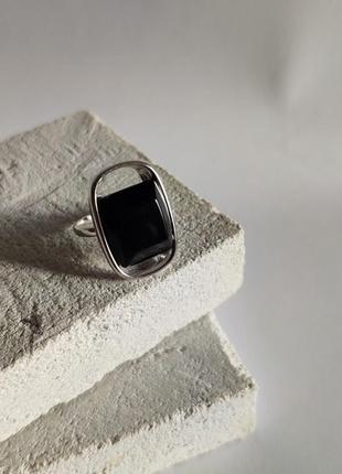 Серебряное кольцо с ониксом3 фото