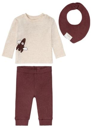 Комплект для хлопчика лонгслів, штани та слинявчик, зріст 74-80, колір бежевий, бордовий