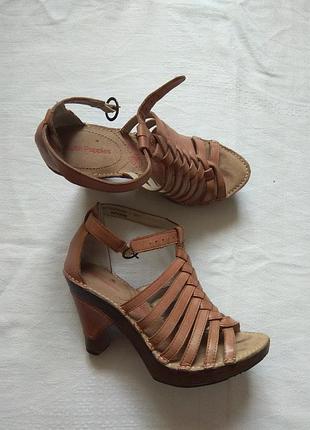Босоножки hush puppies