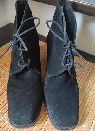 Ботінки з натуральної замші