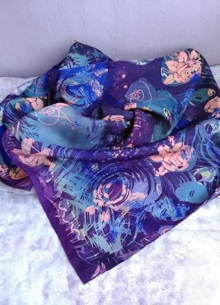 Красивый шёлковый платок