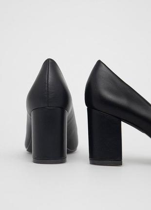 Туфли черные на стойком каблуке answear lab2 фото